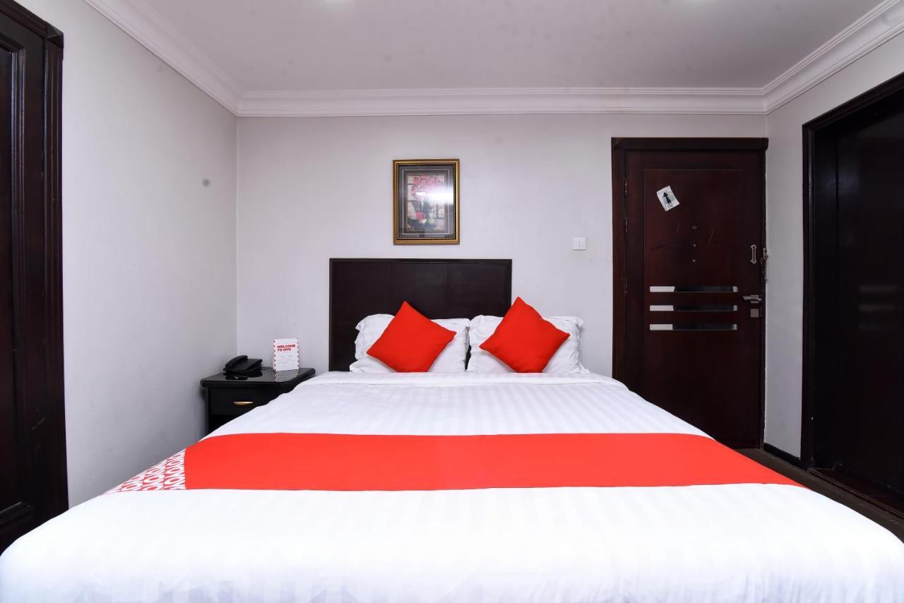 Oyo 411 Moon Hotel Даммам Екстер'єр фото